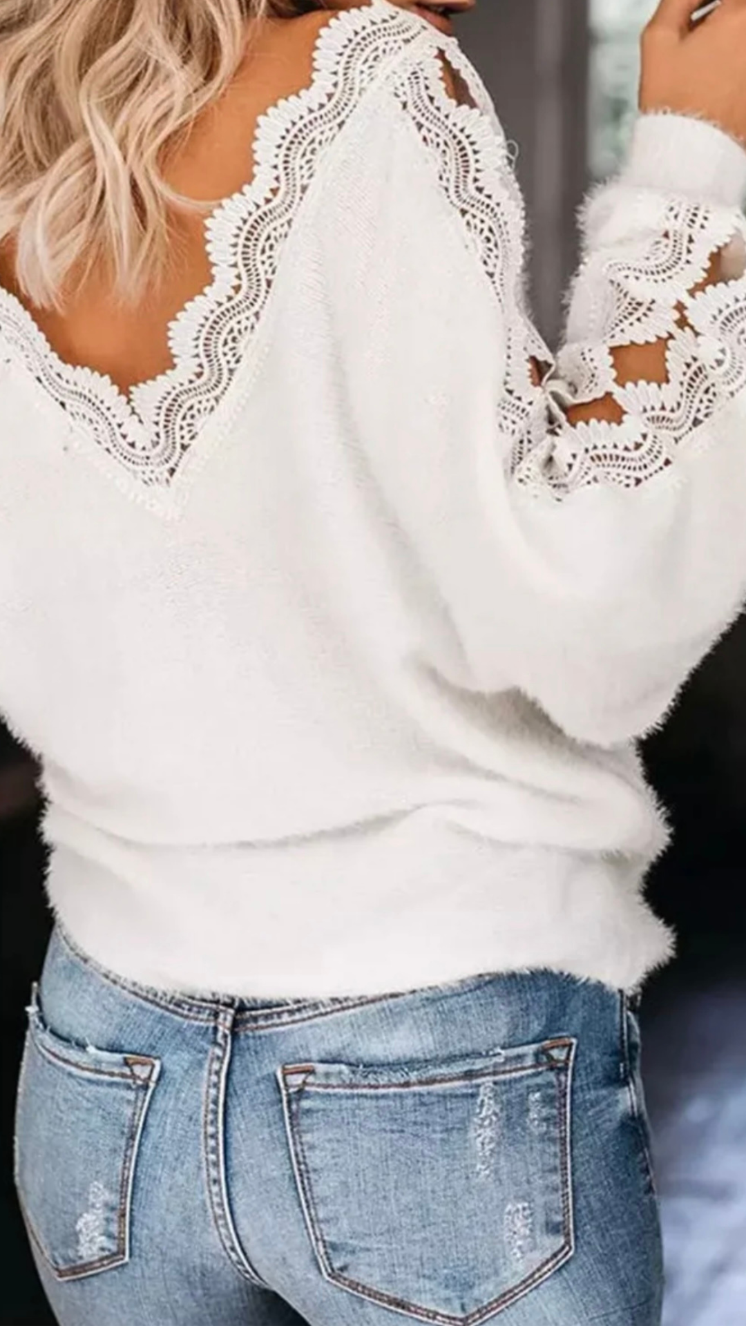 ROMANTIC LACE SWEATER
