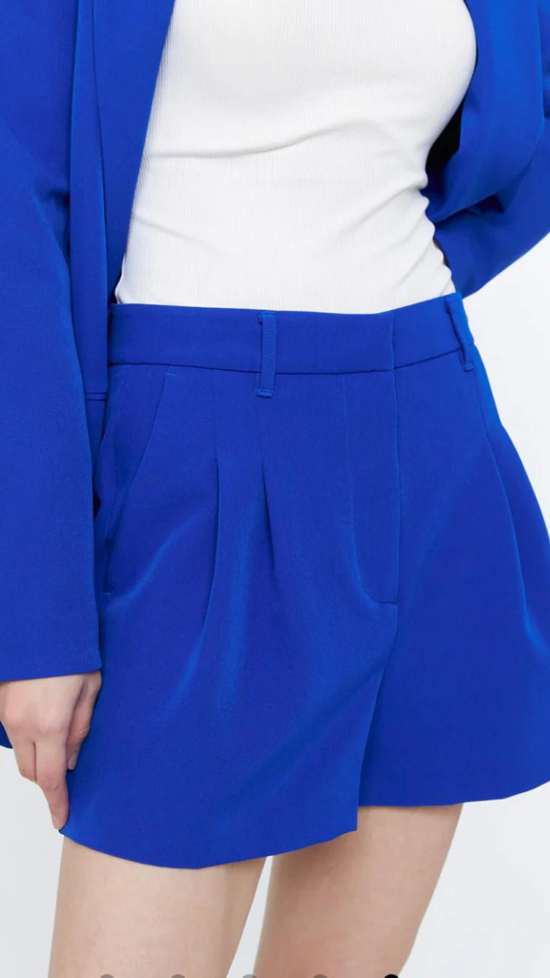 PLEATED SUIT SHORT