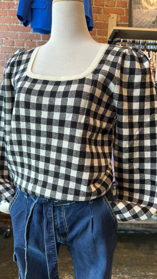 BLACK CHECKERED SWEATER